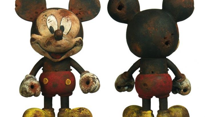 vinyl mickey mouse figure